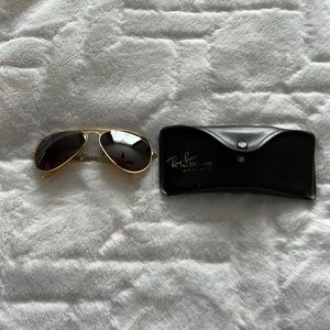 Men’s Ray-Ban aviator sunglasses